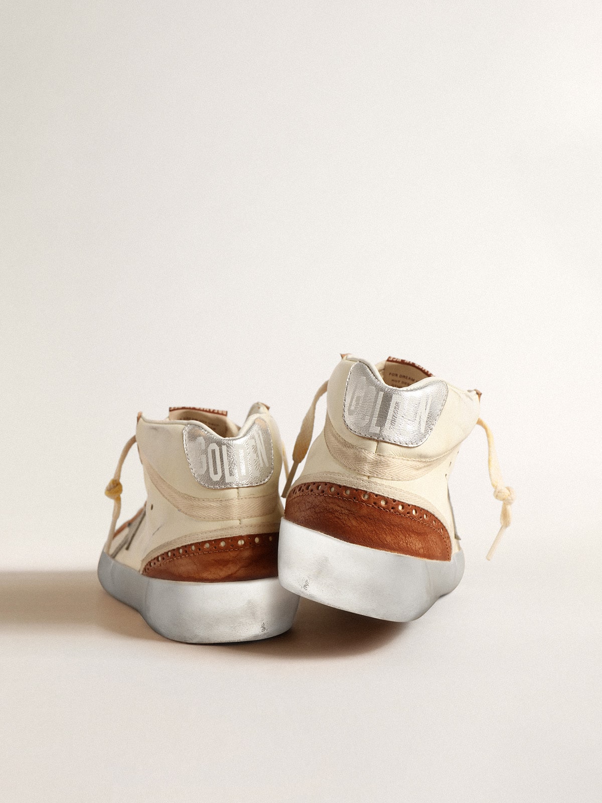 Golden Goose - Mid Star LTD avec étoile en cuir gris et virgule en coton beige in 