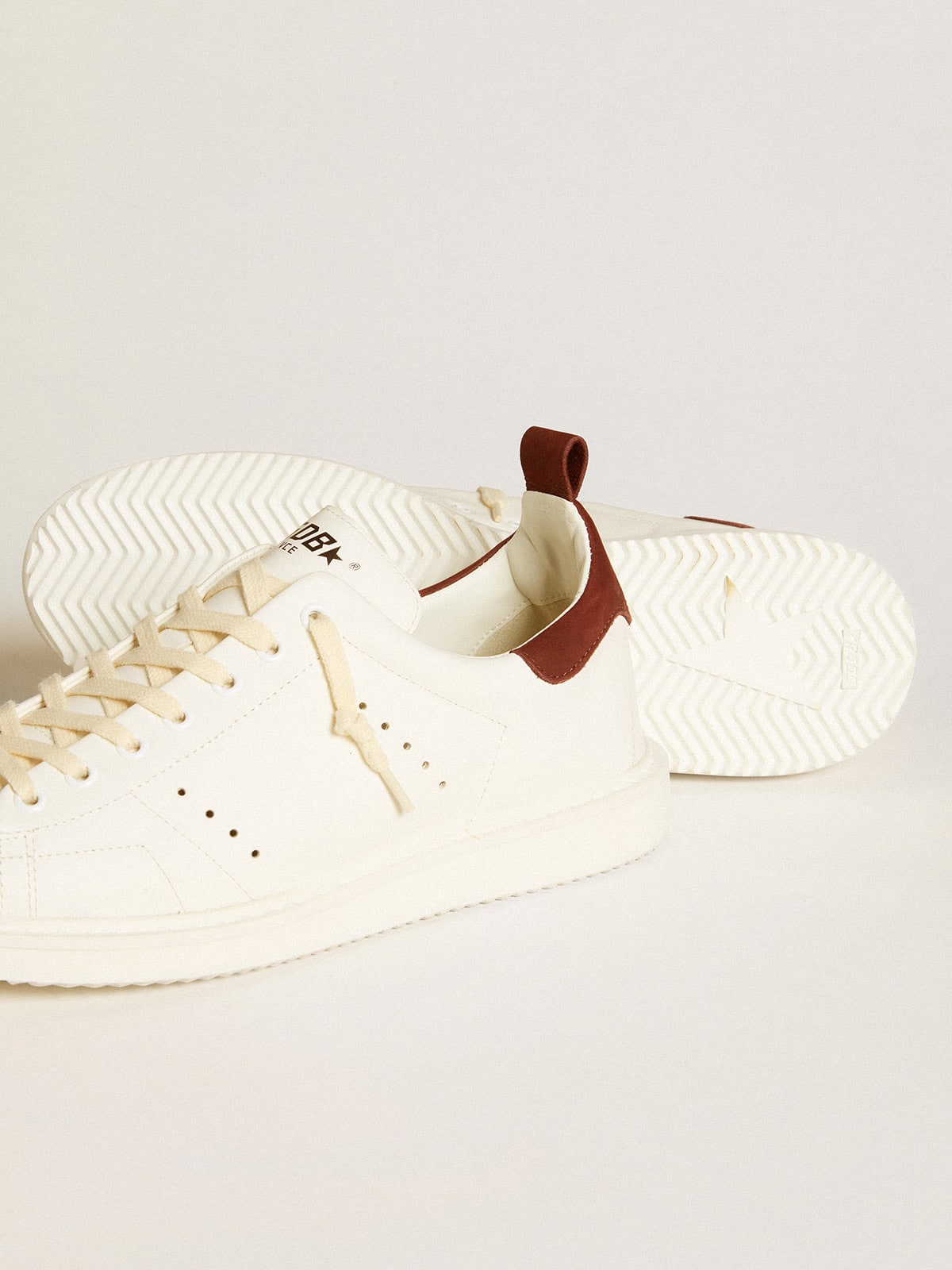 Golden Goose - Starter homme LTD en cuir blanc avec contrefort en cuir nubuck bordeaux in 