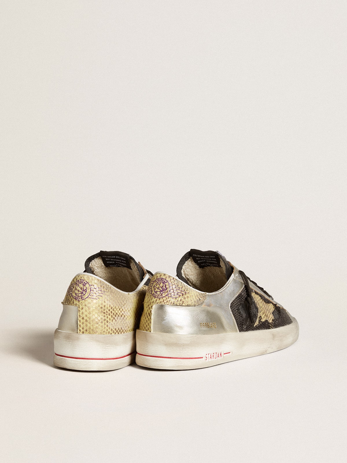 Golden Goose - Stardan LAB aus silberfarbenem Leder und Mesh mit Stern und Fersenpartie in Gold in 