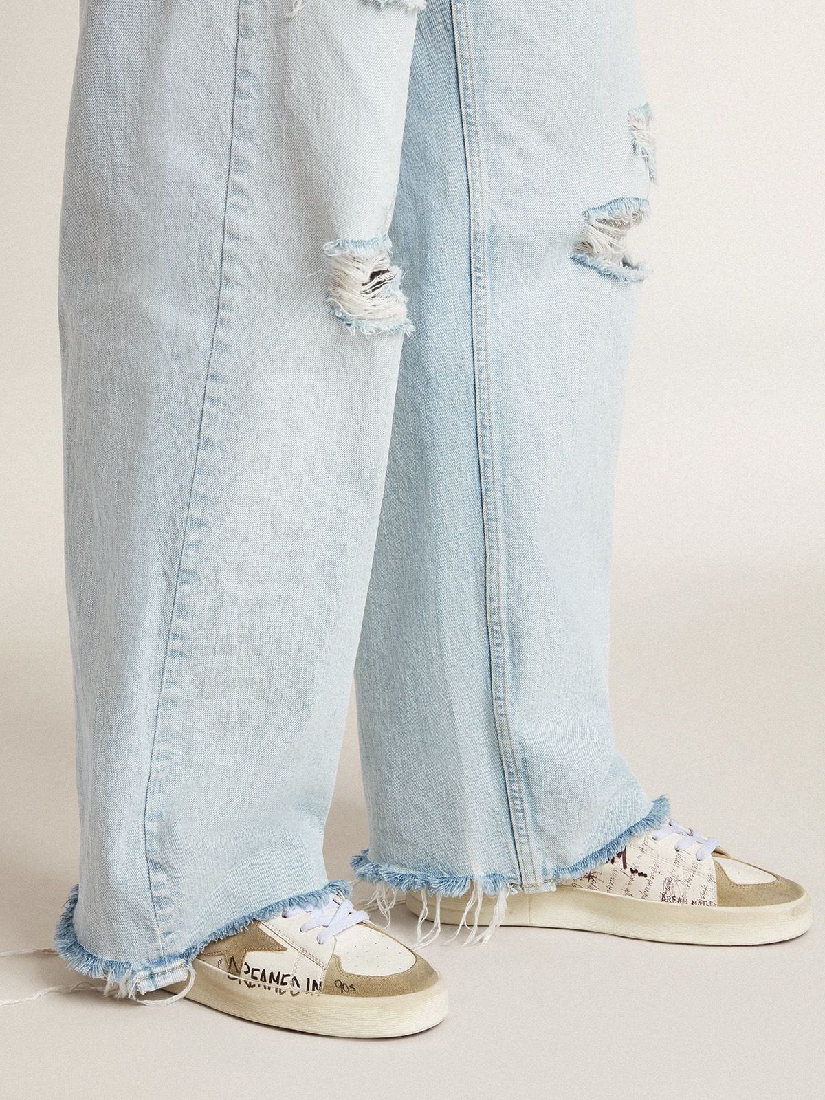 Golden Goose - Stardan in leather with all-over lettering and ice-gray suede star  in 