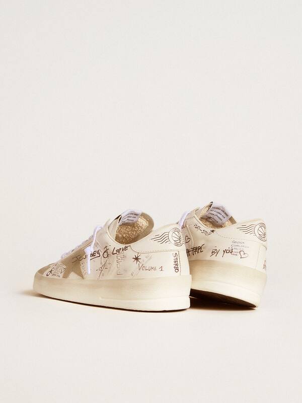 Golden Goose - Stardan in leather with all-over lettering and ice-gray suede star  in 