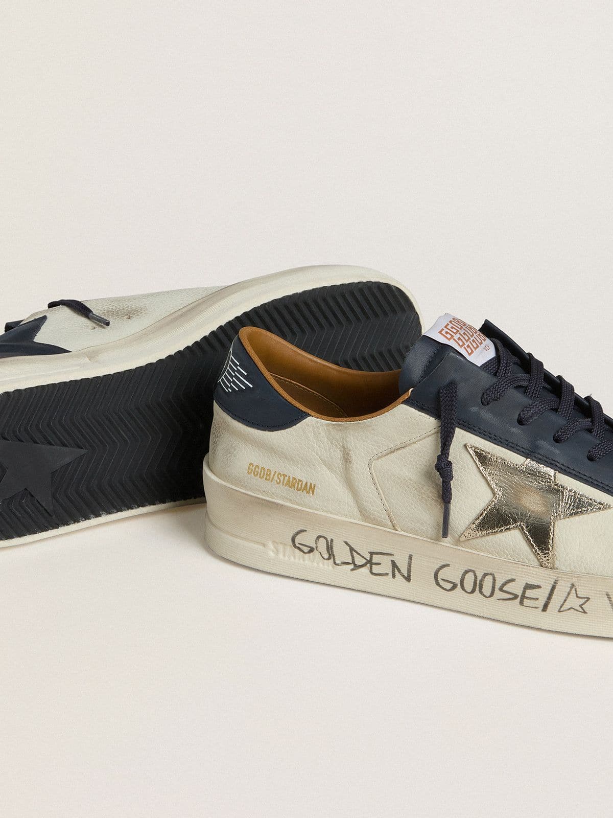 Golden Goose - Stardan de Hombre de nobuk con estrella de piel laminada y refuerzo del talón de napa azul in 