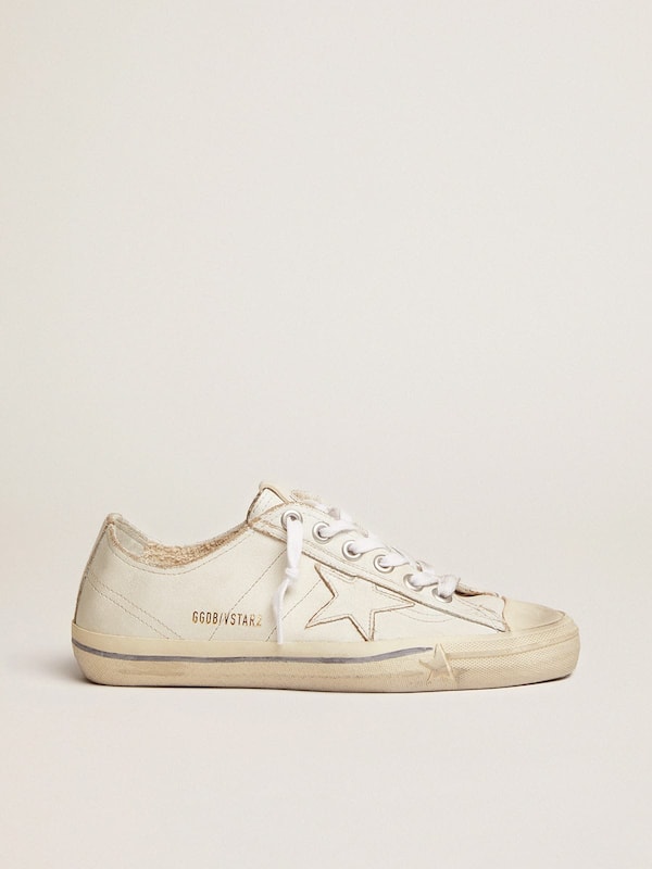 Golden Goose - Men's V-Star in white leather with white star and light blue stripe on the foxing in 