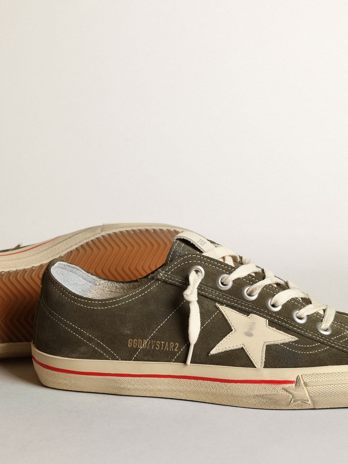 Golden Goose - Men's V-Star LTD in dark green suede with ivory star in 