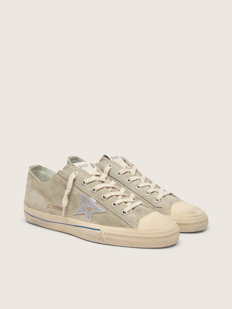 Golden Goose - V-Star de hombre de ante gris paloma con estrella de piel laminada plateada in 