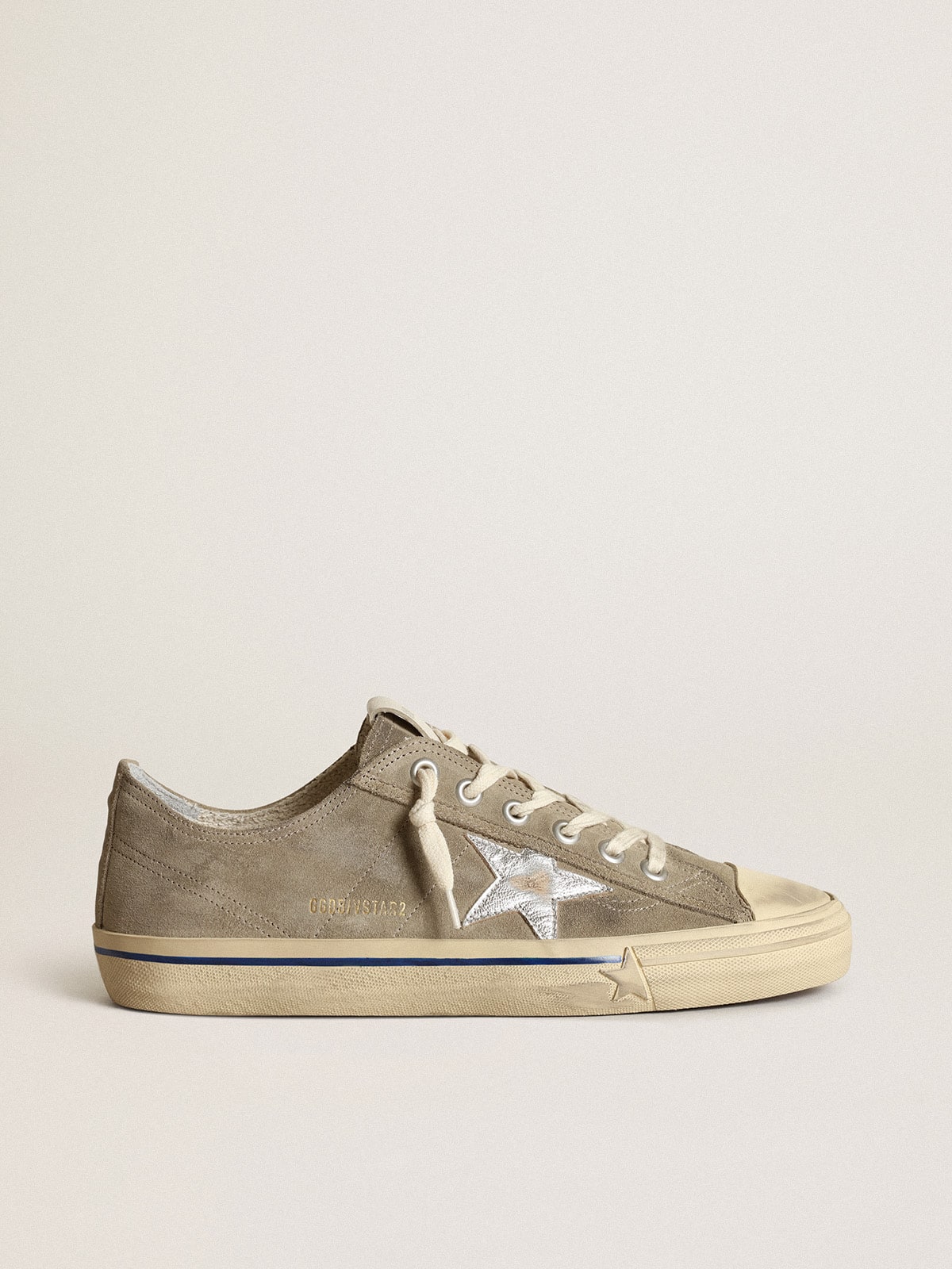 Golden Goose - V-Star in suede grigio tortora con stella in pelle laminata argento in 