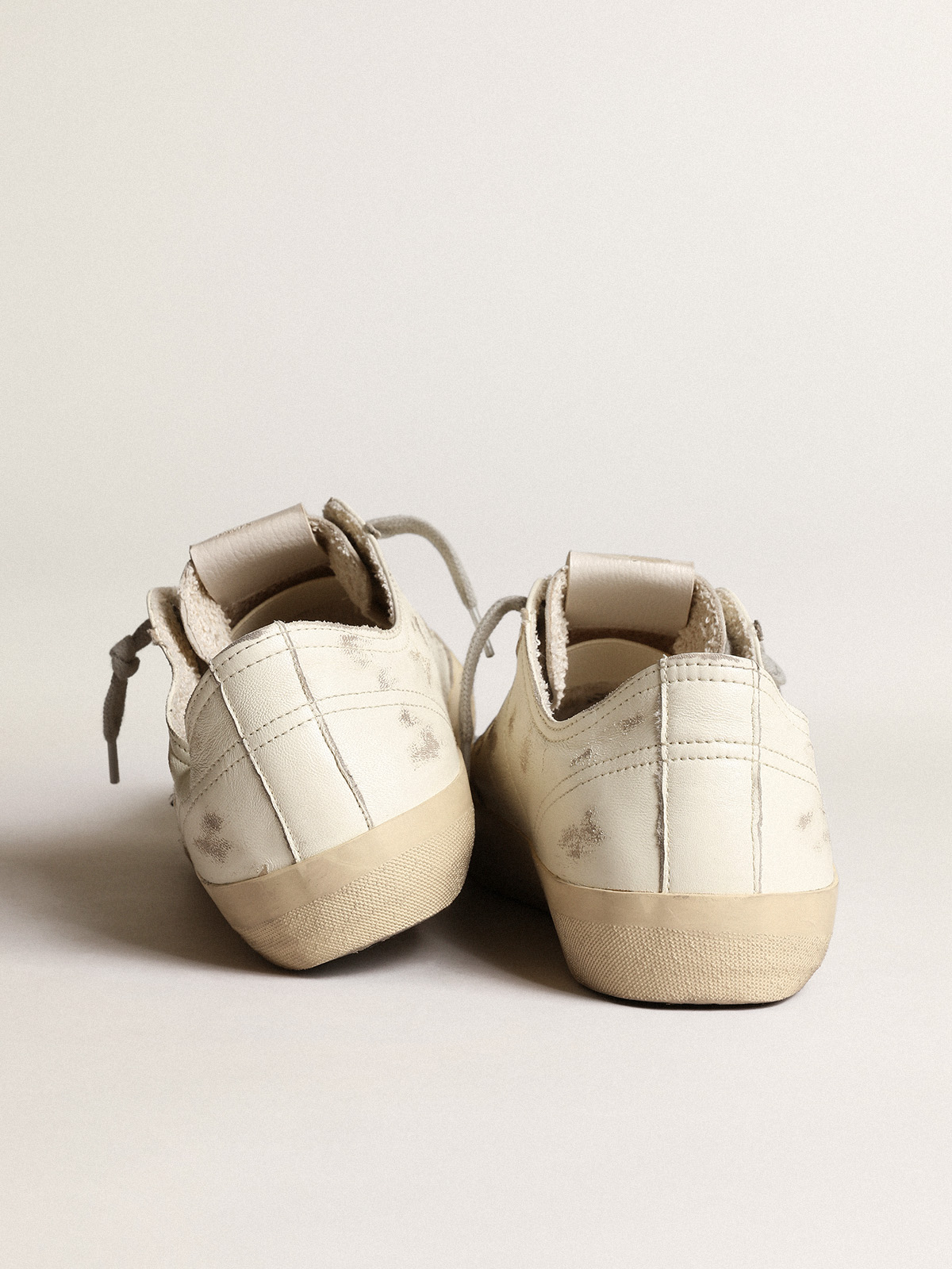 Golden Goose - V-Star in nappa leather with black nubuck leather star in