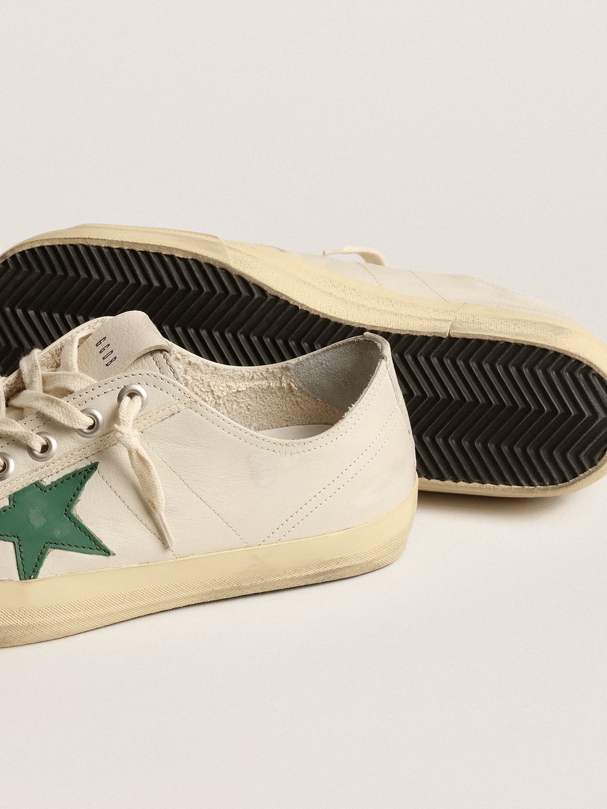 Golden Goose - V-Star in glossy leather with green leather star in 