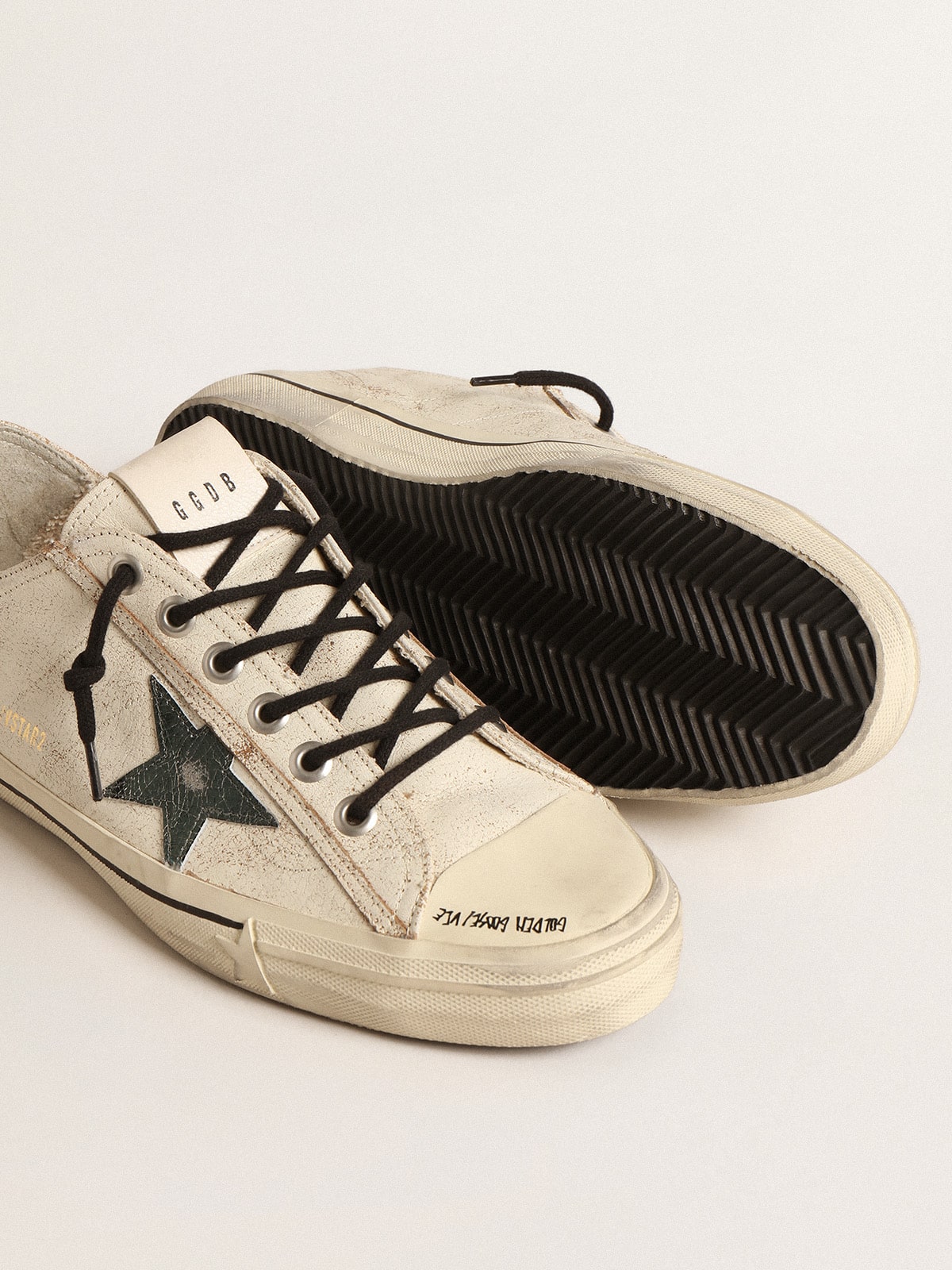 Golden Goose - V-Star in glossy leather with metallic green crackle leather star in 