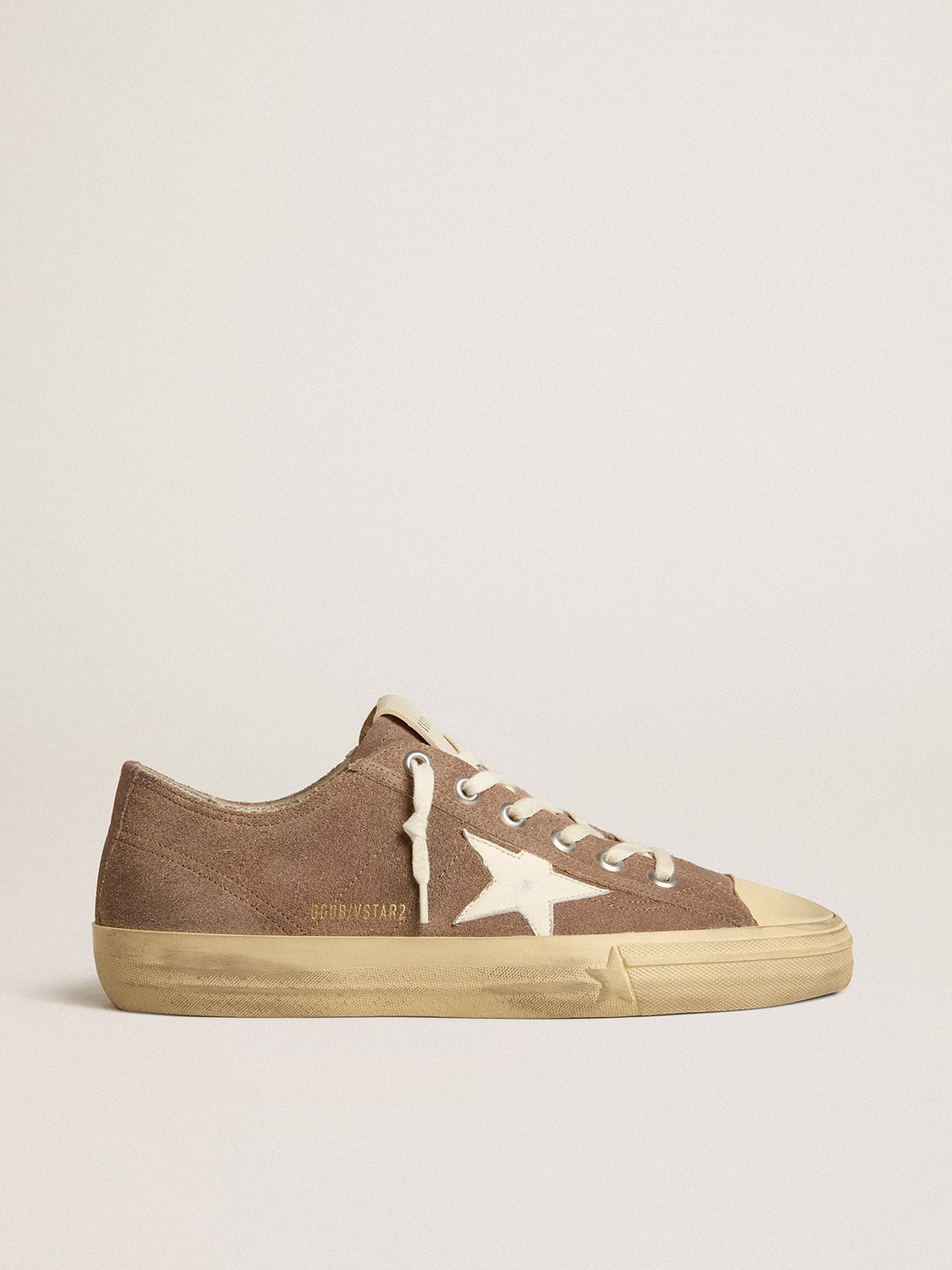 Golden Goose - V-Star in dove-gray suede with white nappa leather star in 