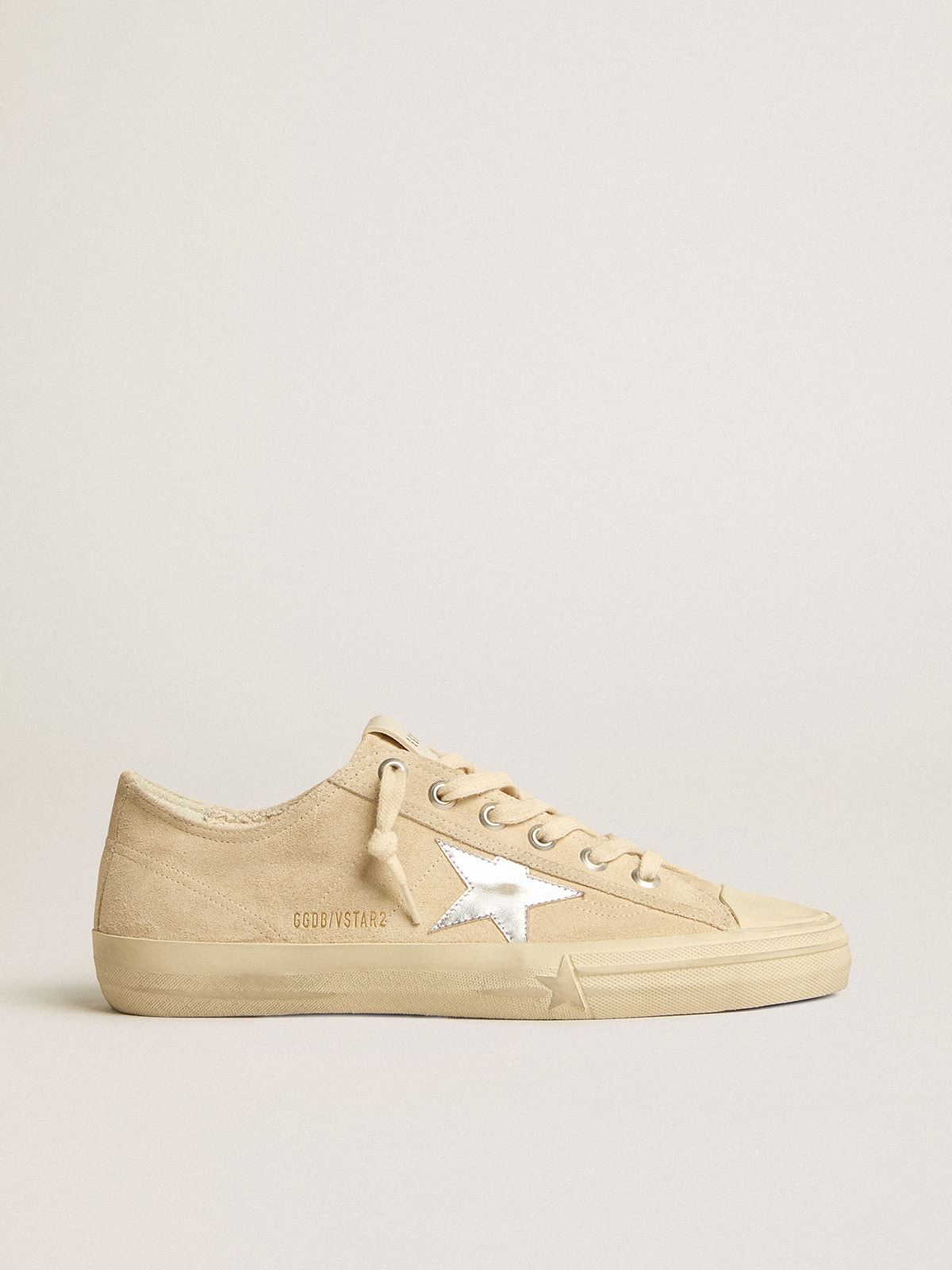 Golden Goose - V-Star de hombre de ante color perla con estrella de piel laminada plateada in 