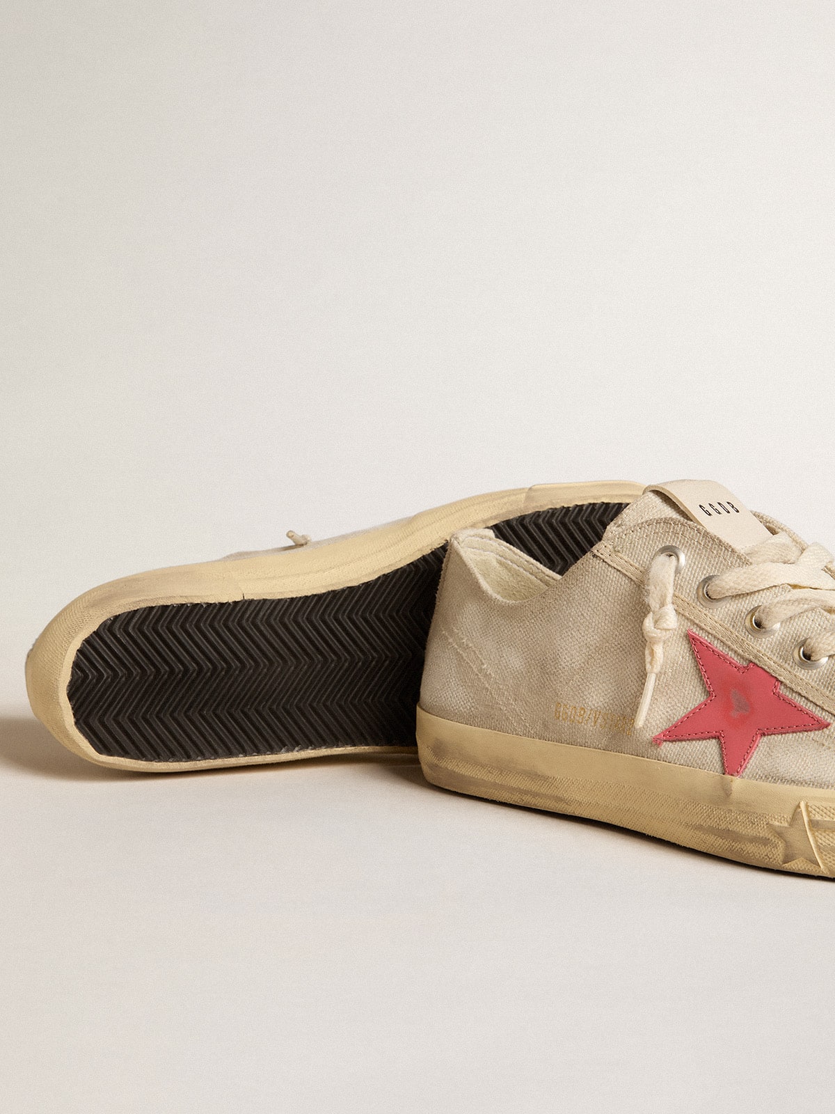 Golden Goose - Men's V-Star in light gray canvas with a red leather star in 