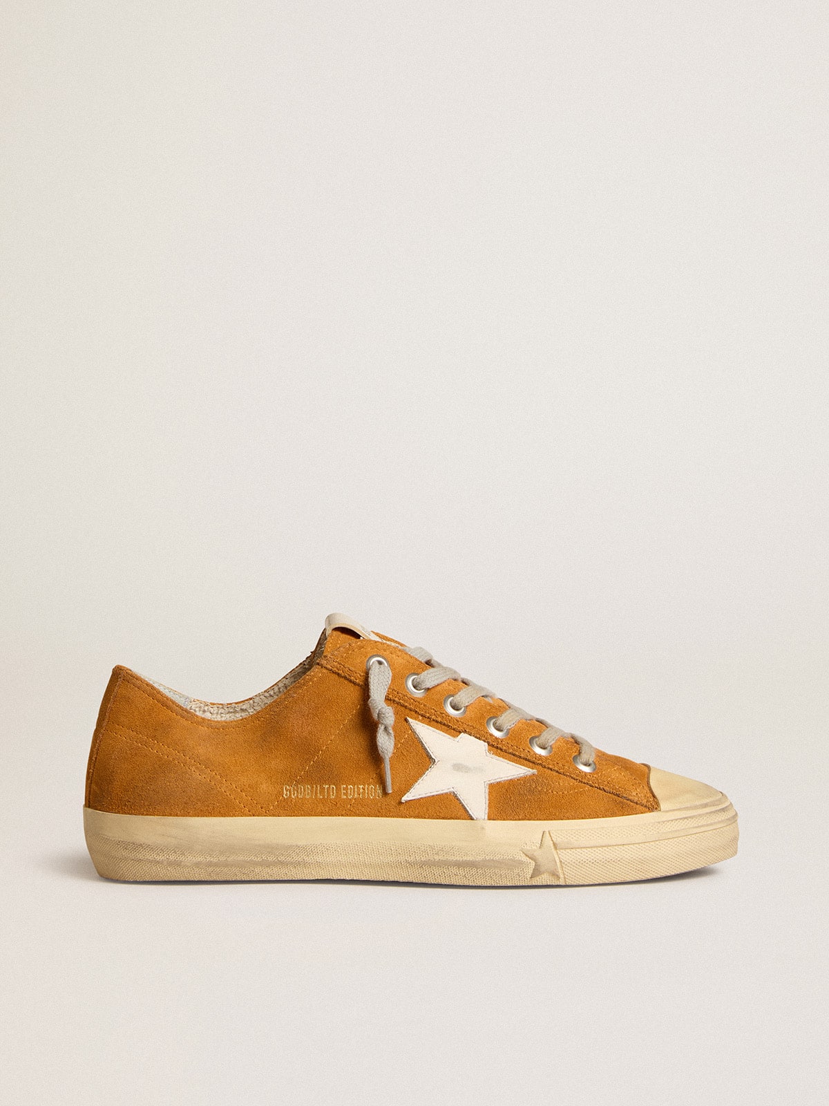 Golden Goose - V-Star homme LTD en daim camel avec étoile en cuir blanc de lait in 