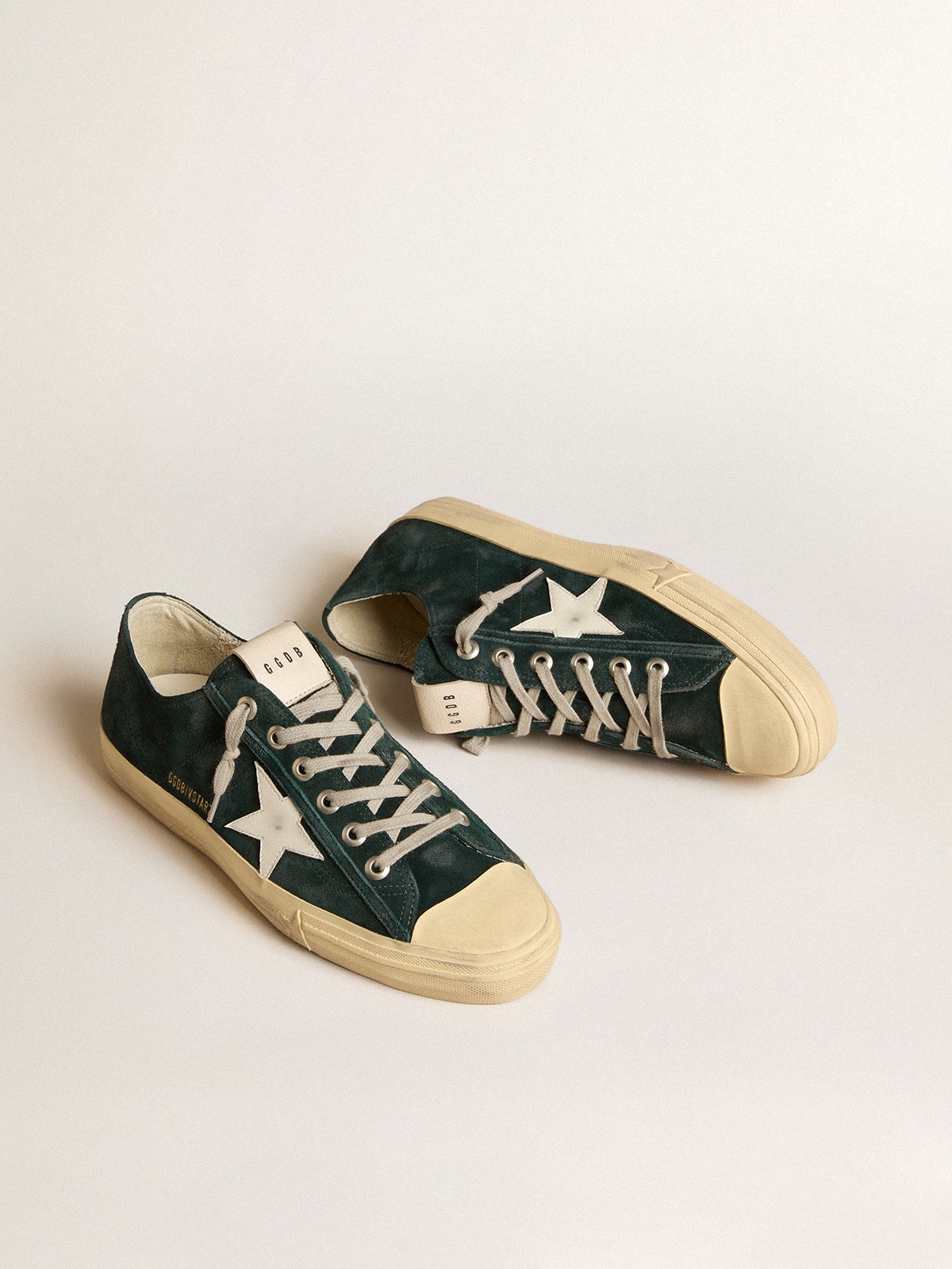 V Star in forest green suede with white leather star Golden Goose