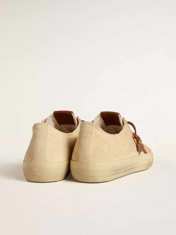 Golden Goose - Men's V-Star in cream canvas with tobacco leather star in 
