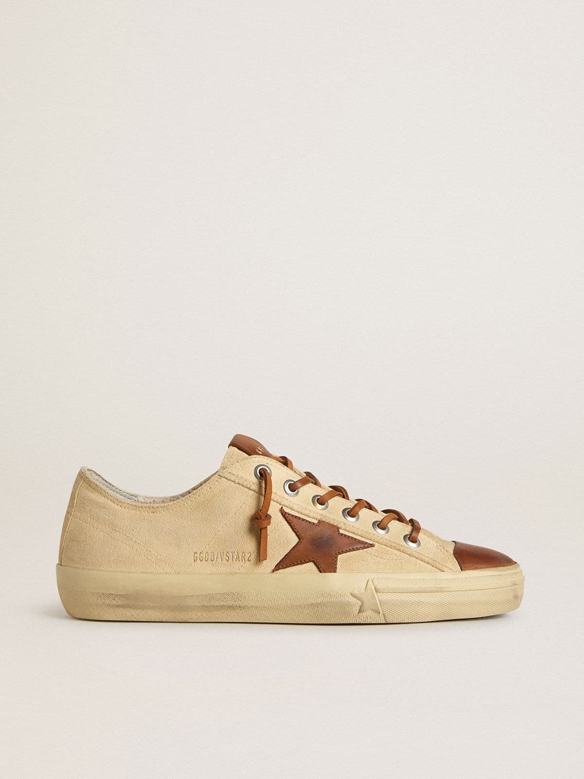 Golden Goose - Men's V-Star in cream canvas with tobacco leather star in 