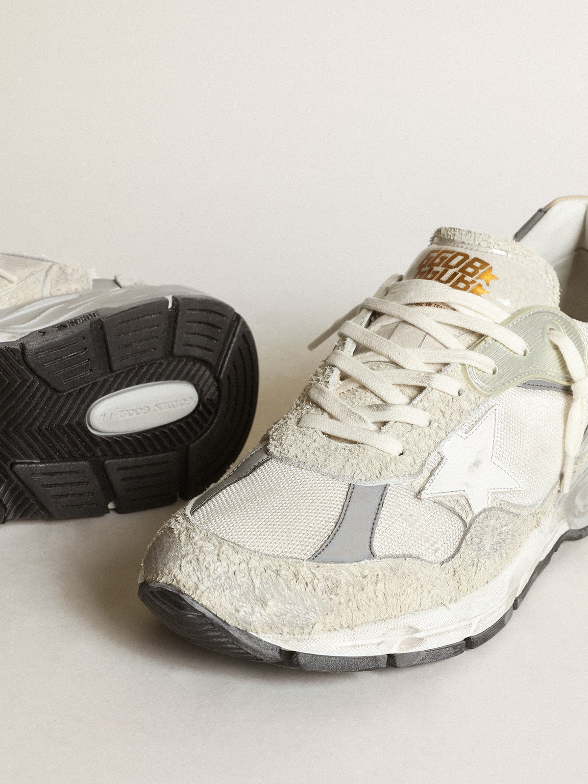 Golden Goose - Dad-Star Uomo in suede bianco e grigio e stella in pelle bianca in 