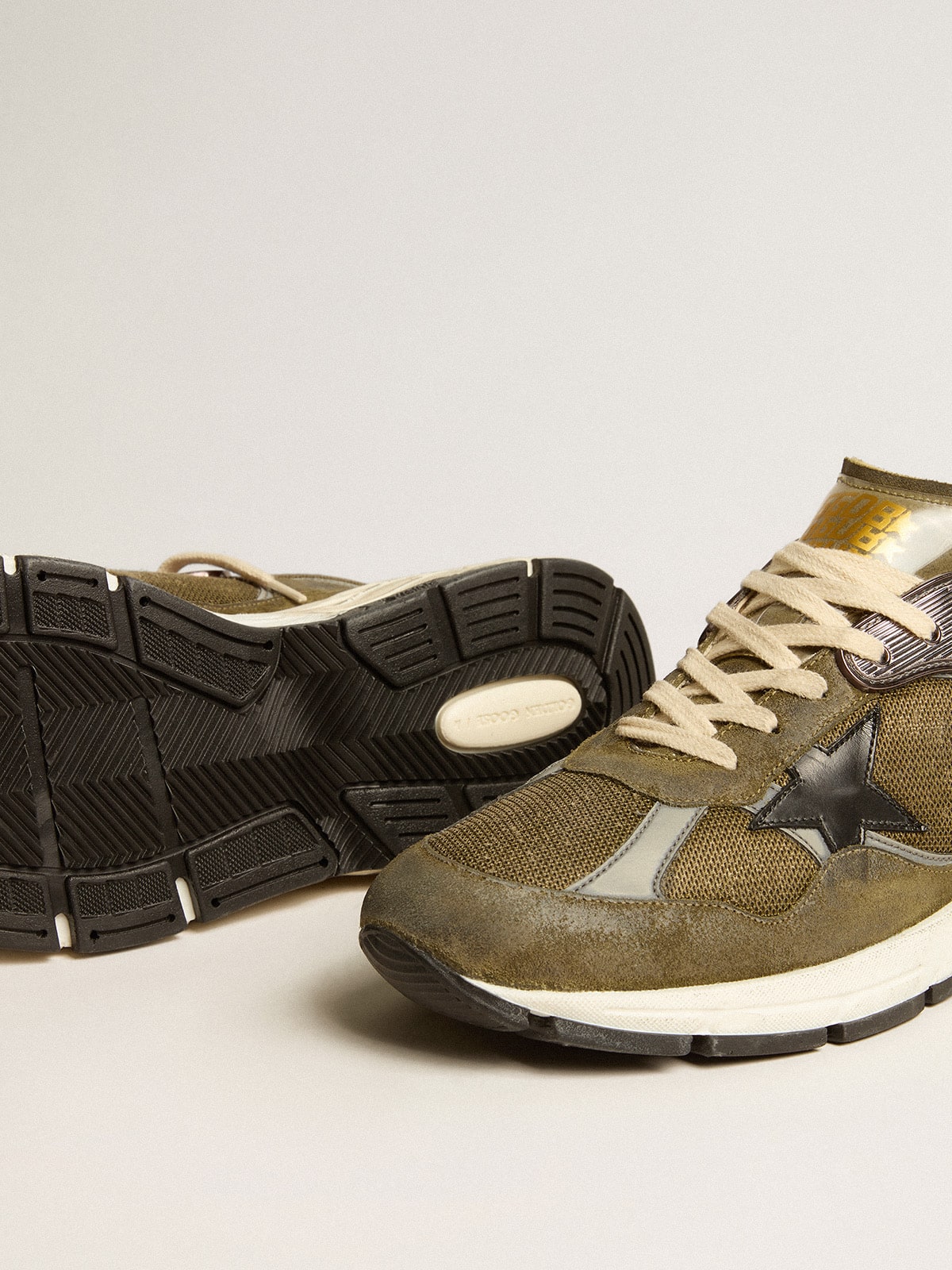 Golden Goose - Dad-Star pour homme en daim et résille avec étoile et contrefort en cuir noir in 