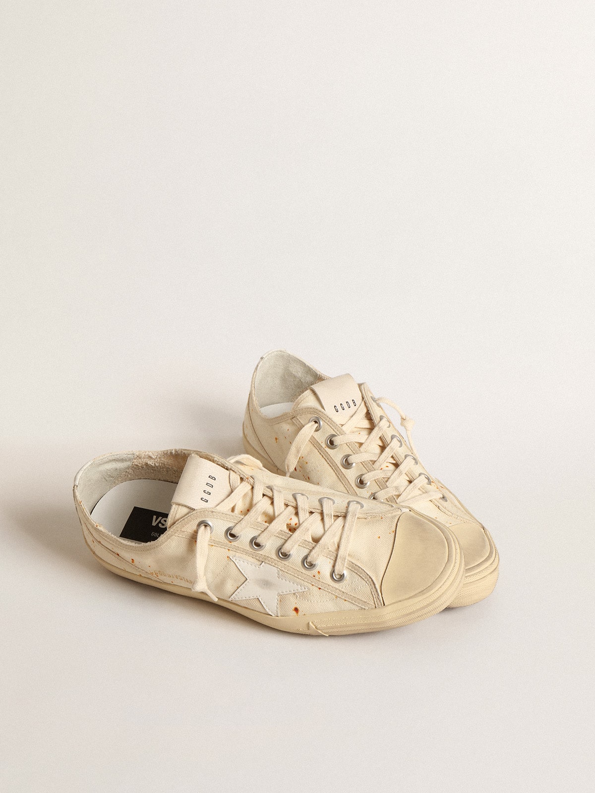 Golden Goose - V-Star Uomo LAB in canvas con stella in pelle e macchie color ruggine in 