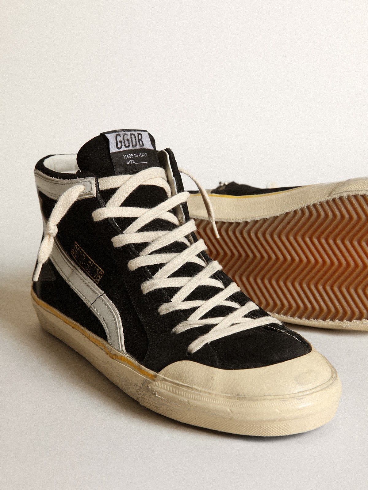 Golden Goose - Slide Penstar Uomo in suede nero con stella nera e virgola bianca in 