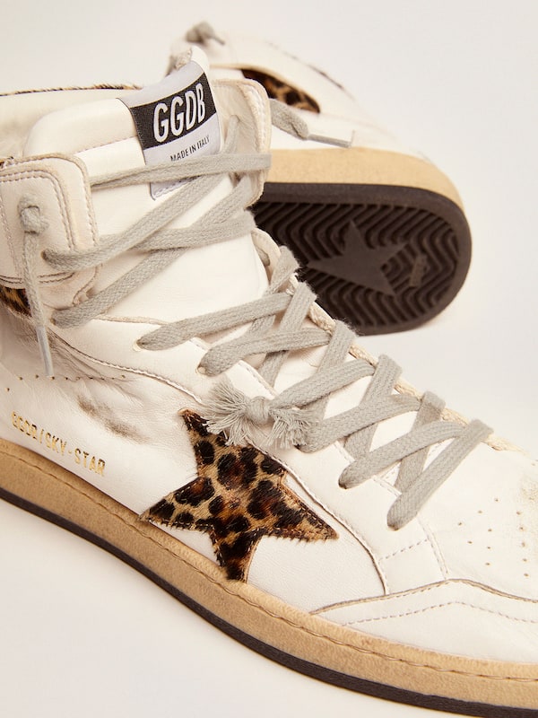 Golden Goose - Sky-Star sneakers with signature on the ankle and leopard-print pony skin inserts in 
