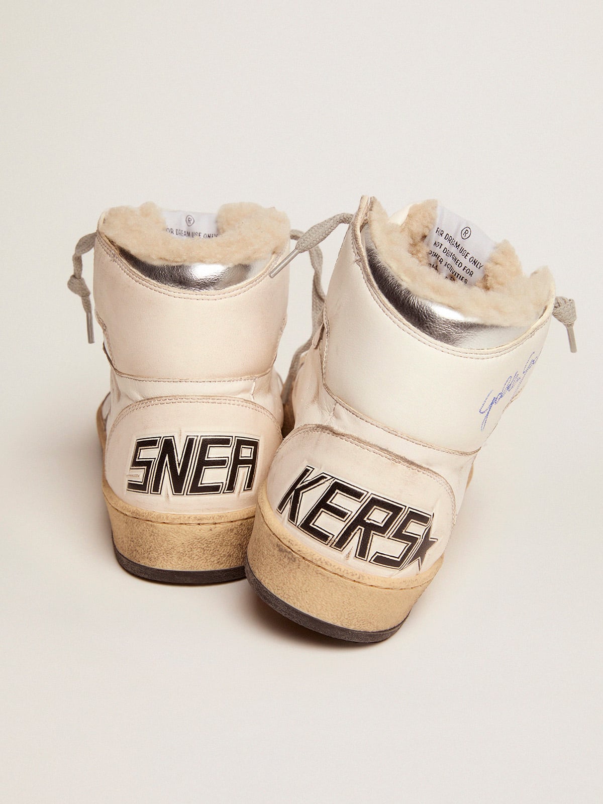 Golden Goose - Herrensneakers Sky-Star mit Signatur am Knöchel und Shearlingfutter in 