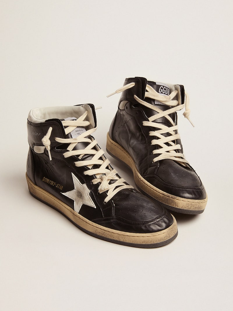 Golden Goose - Sky-Star aus schwarzem Nappaleder mit wei&szlig;em Lederstern in 