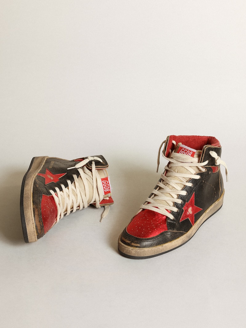 Golden Goose - Herren Sky-Star aus gl&auml;nzendem schwarzem Leder mit rotem Stern in 