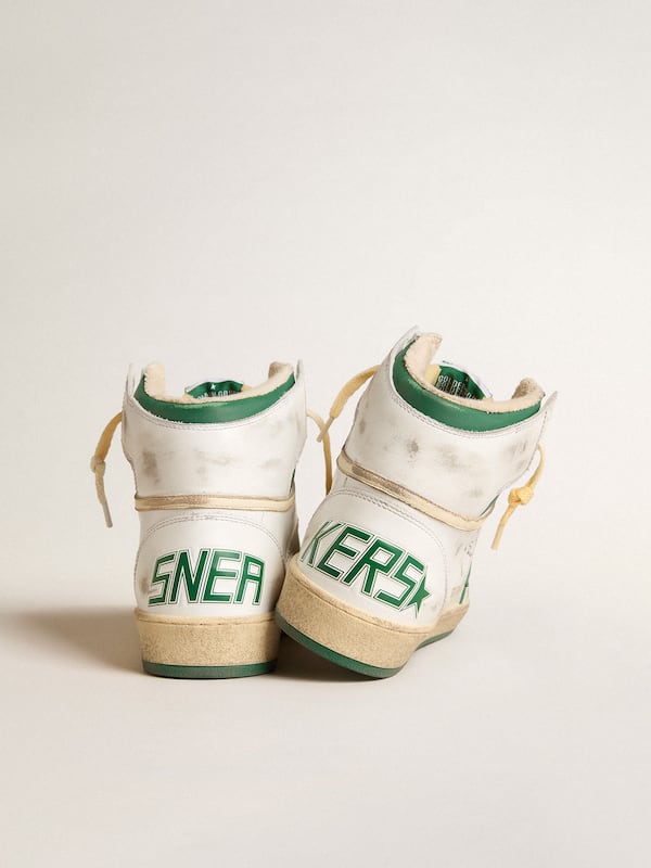 Golden Goose - Sky-Star in white leather with green leather star in 
