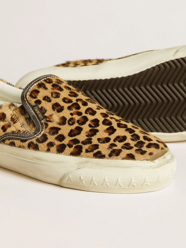 Golden Goose - Men's VCE Penstar in leopard-print pony skin with black leather heel tab in 