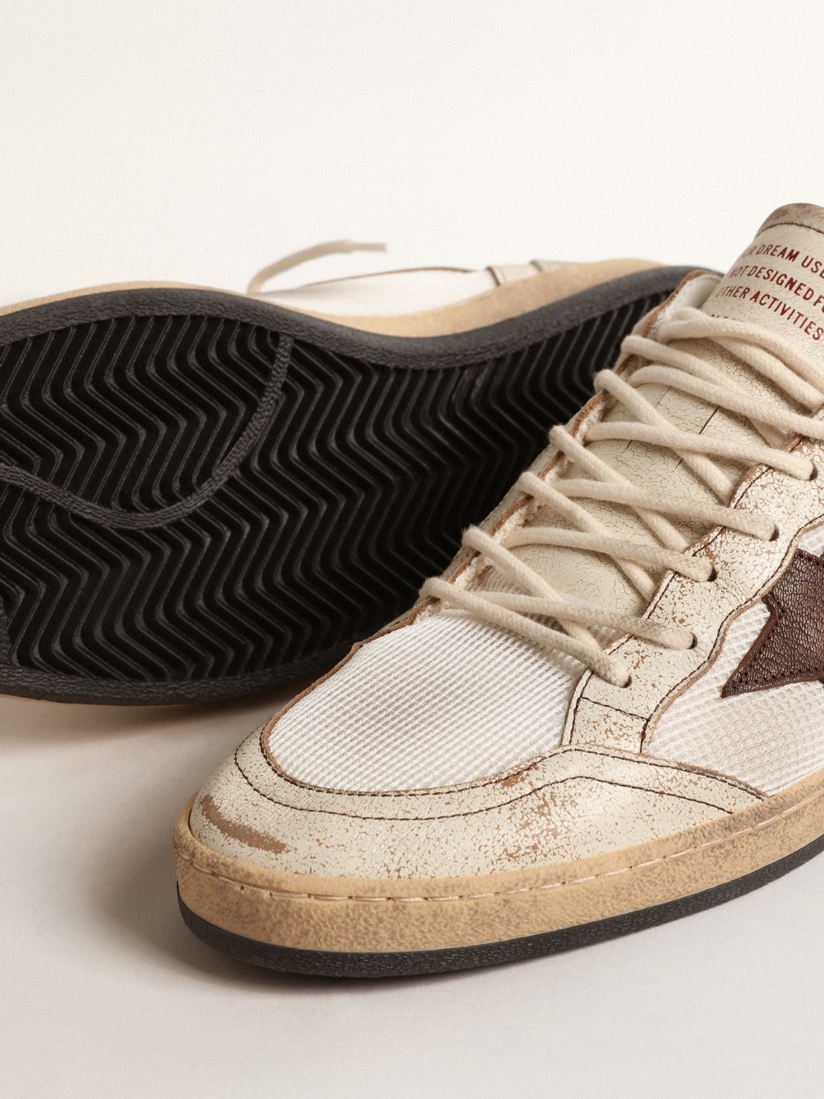 Golden Goose - Ball Star LTD para hombre de piel color crudo y malla blanca con estrella marrón in 