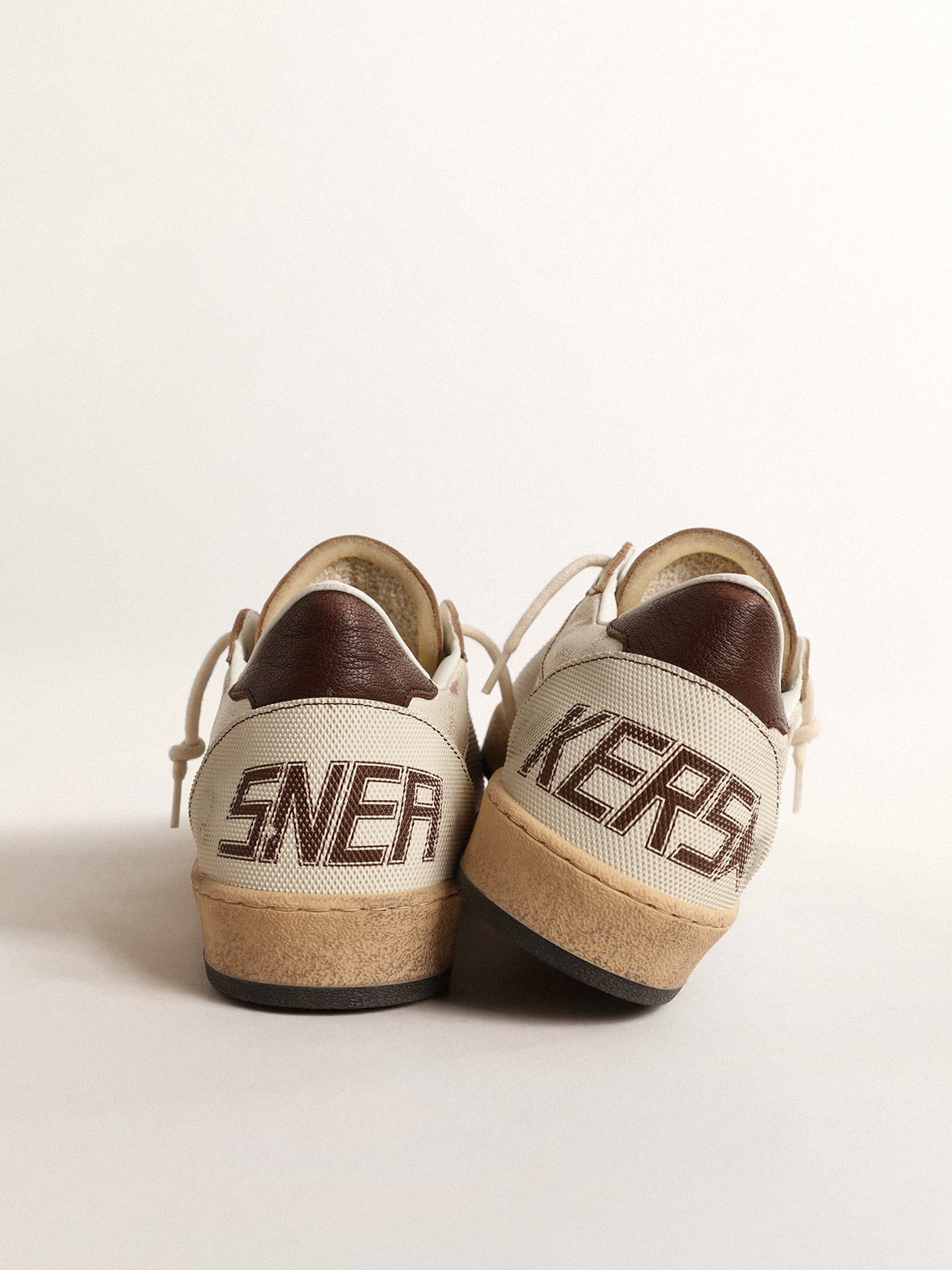 Golden Goose - Ball Star LTD para hombre de piel color crudo y malla blanca con estrella marrón in 
