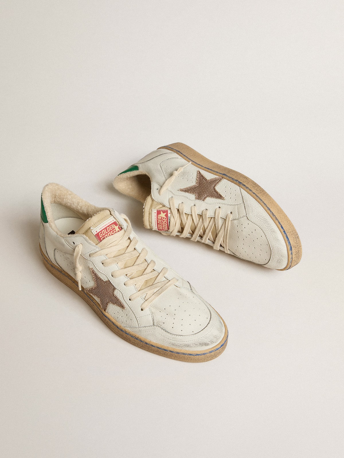 Golden Goose - Ball Star LTD con estrella de malla arena y refuerzo del talón de piel verde in 