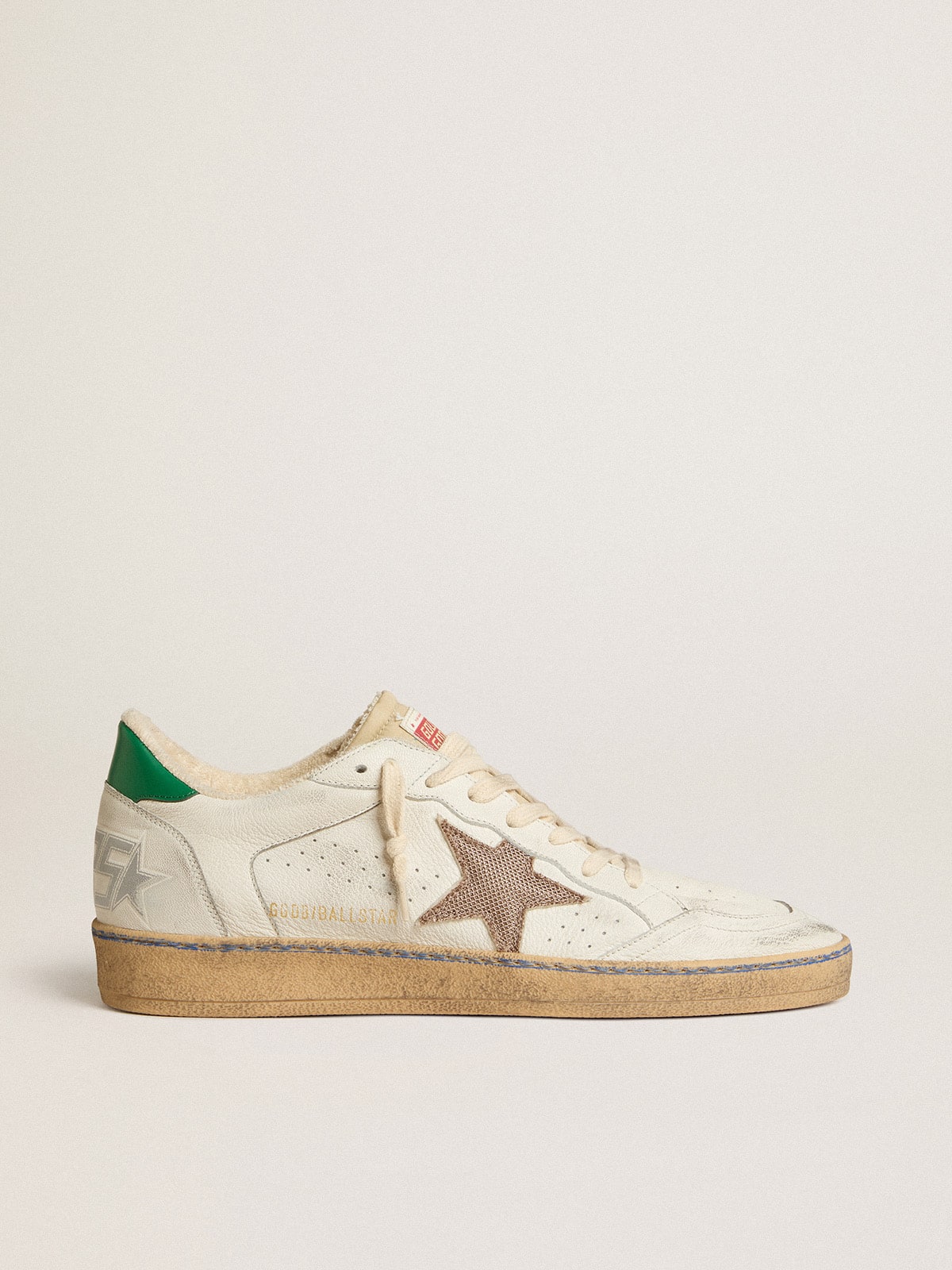 Golden Goose - Ball Star LTD con estrella de malla arena y refuerzo del talón de piel verde in 