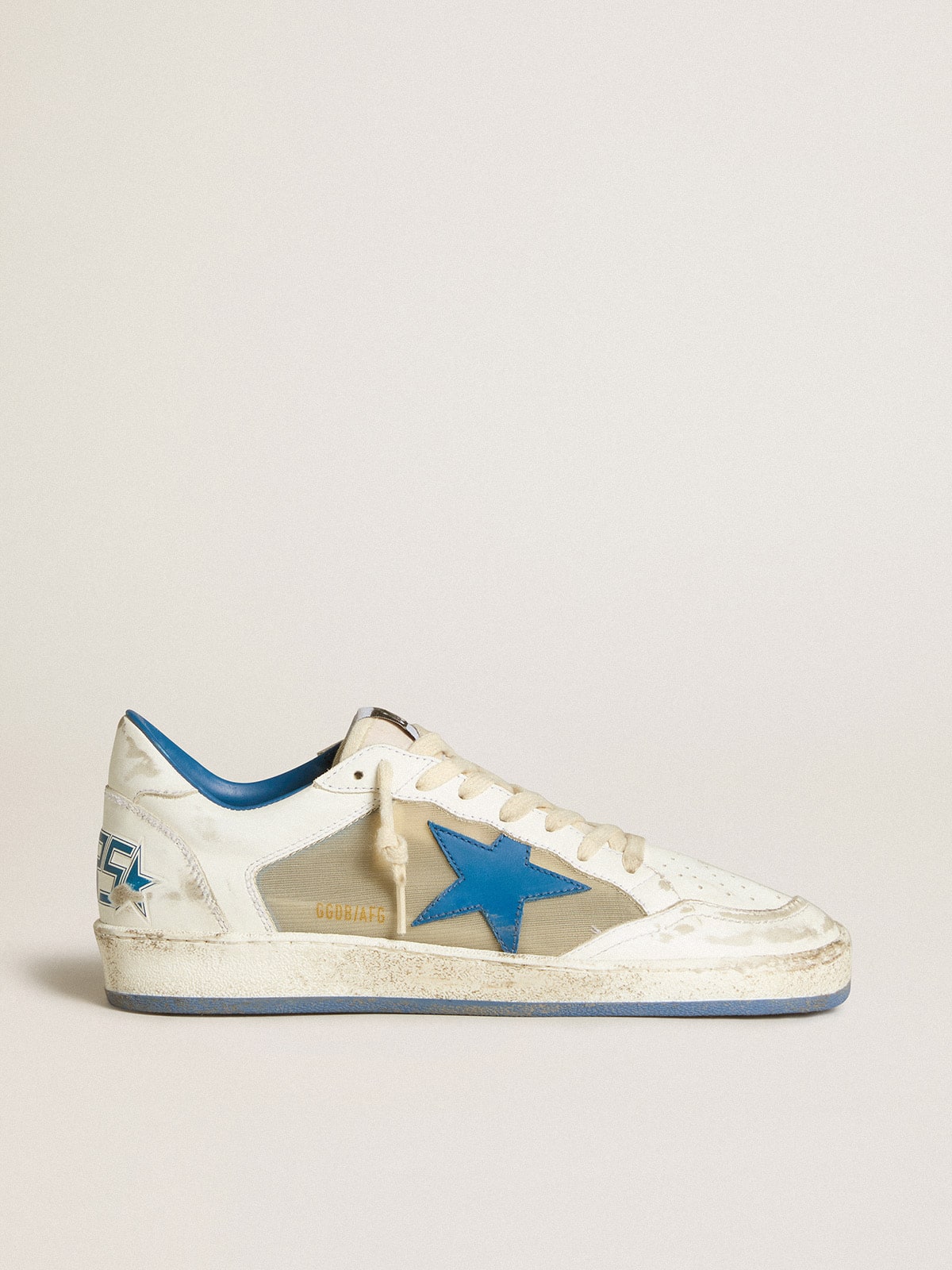 Golden Goose - Ball Star uomo LAB in pelle bianca con stella in pelle azzurra e talloncino bianco in 