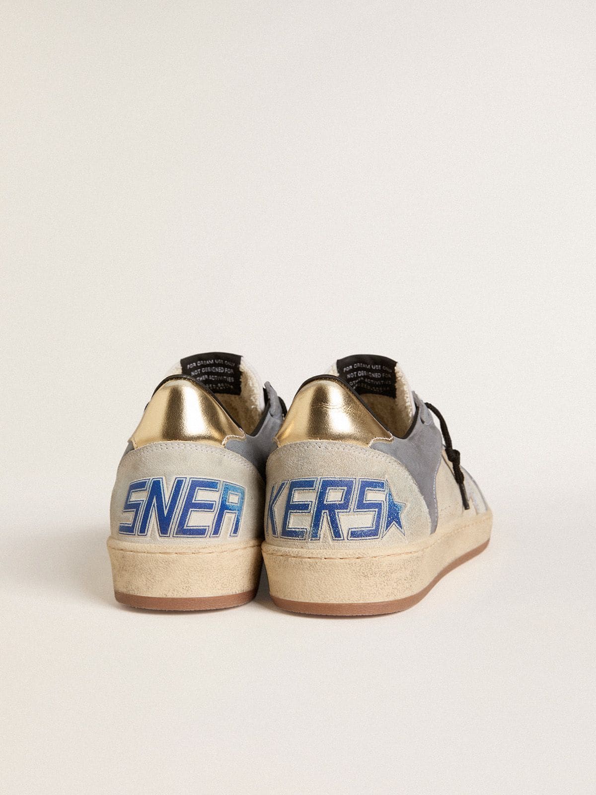 Golden Goose - Ball Star pour homme en cuir velours et cuir nubuck avec étoile en cuir lamé argenté et contrefort en cuir lamé doré in 