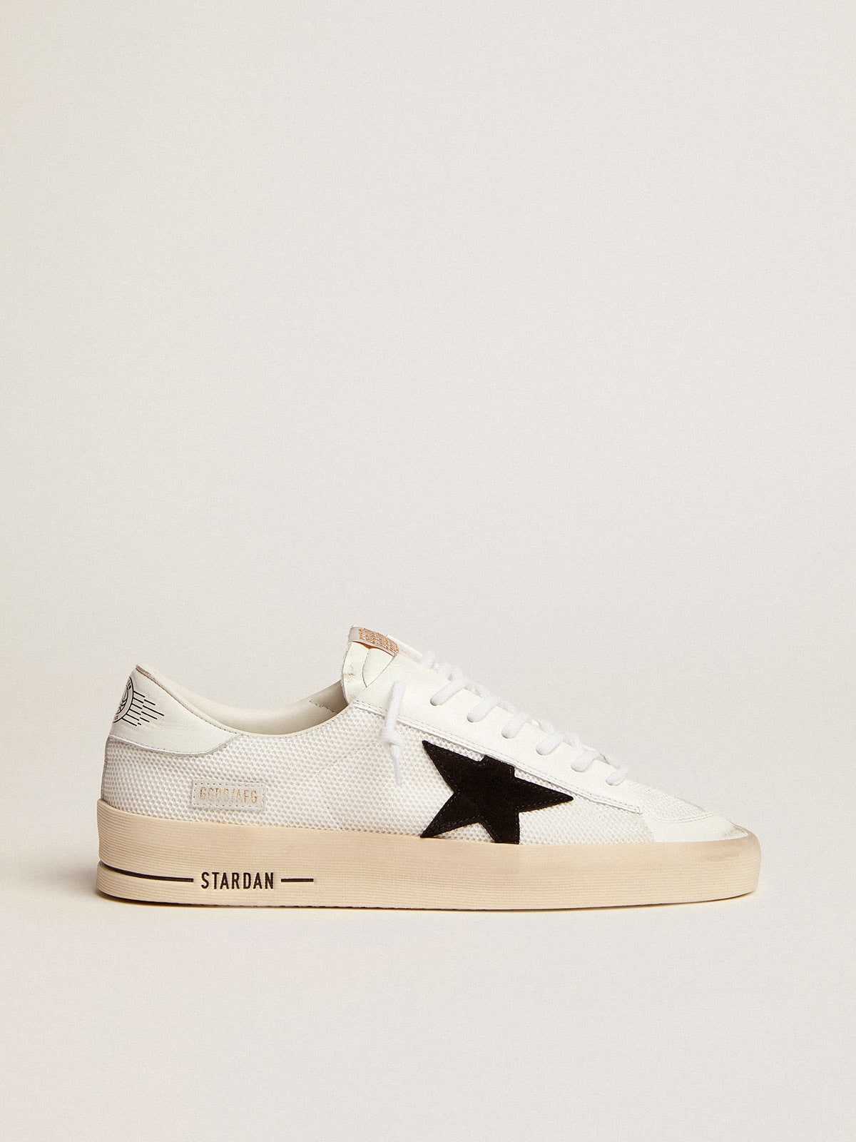 Golden Goose - Stardan para hombre de malla blanca con estrella de ante negra in 