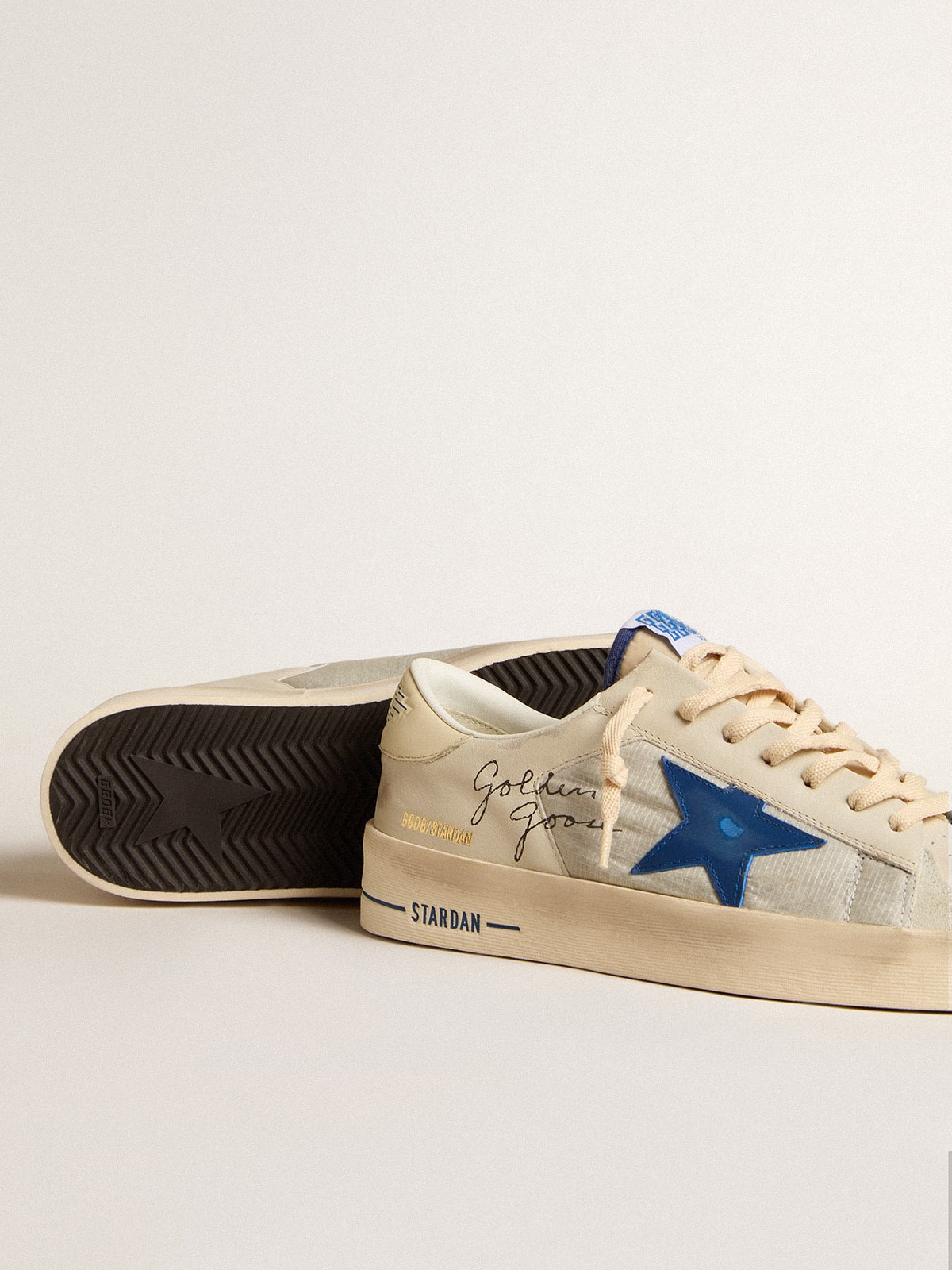 Golden Goose - Stardan in nylon con stella in pelle blu e talloncino in pelle avorio in 