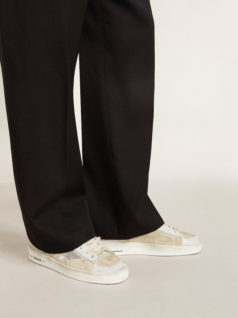 Golden Goose - Stardan pour homme en cuir nubuck et en cuir craquel&eacute; avec &eacute;toile en cuir lam&eacute; argent&eacute; in 
