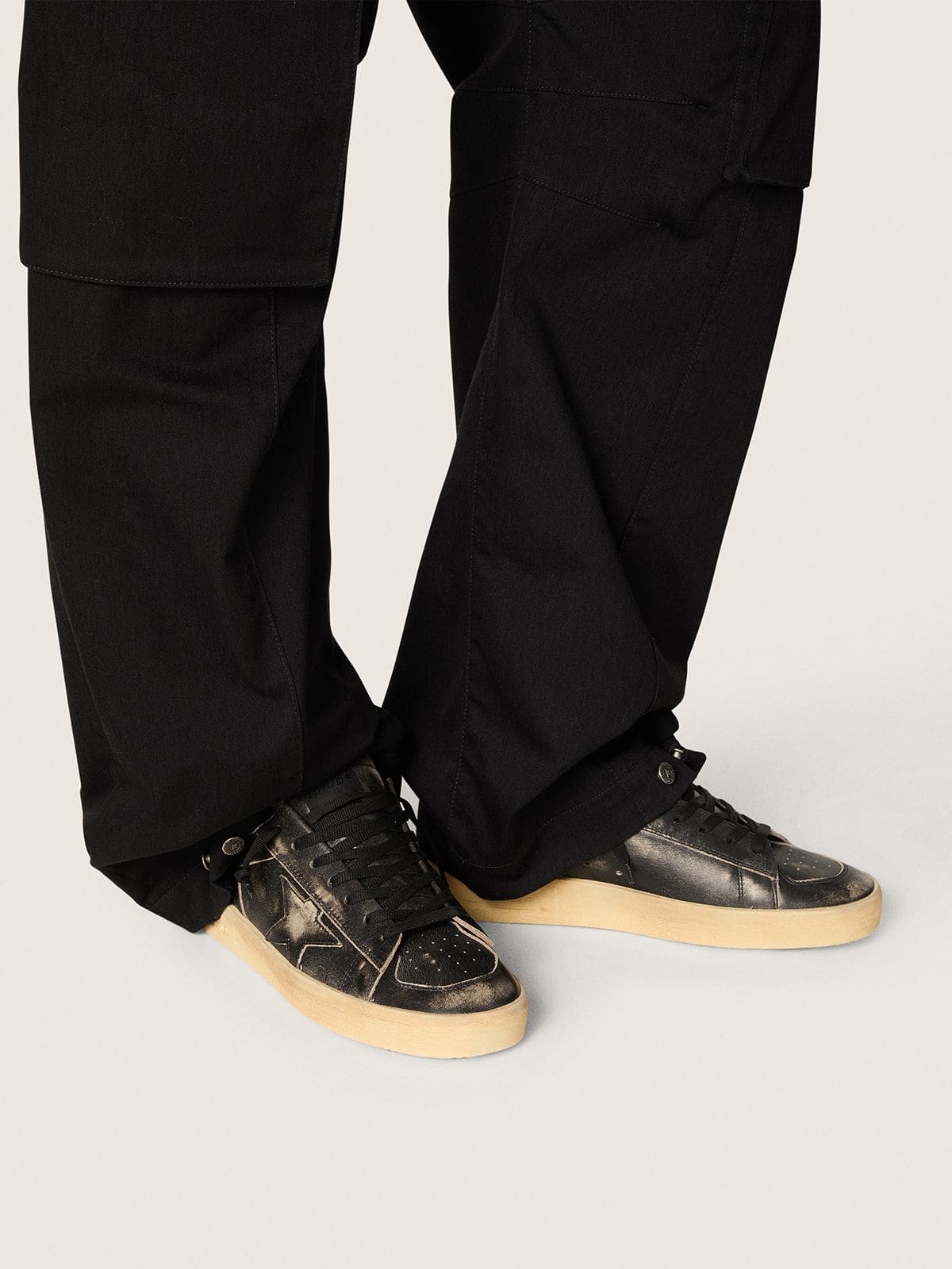 Golden Goose - Stardan de Hombre de piel negra con estrella y refuerzo del talón de piel negra in 