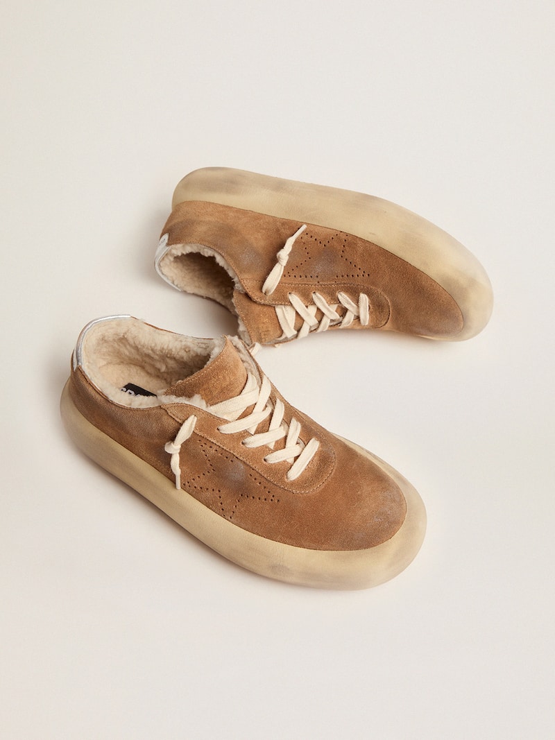 Golden Goose - Space-Star Uomo in suede tabacco e fodera in shearling in 