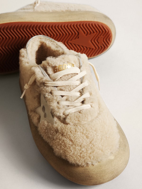 Golden Goose - Men’s Space-Star shoes in beige shearling with white leather star and metallic leather heel tab in 