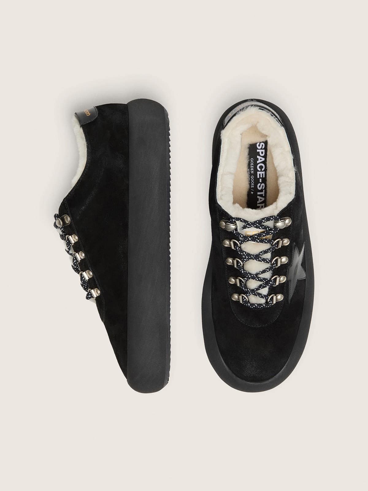 Golden Goose Space-Star uomo in suede nero con stella nera e fodera in shearling Selezione Cozy black man