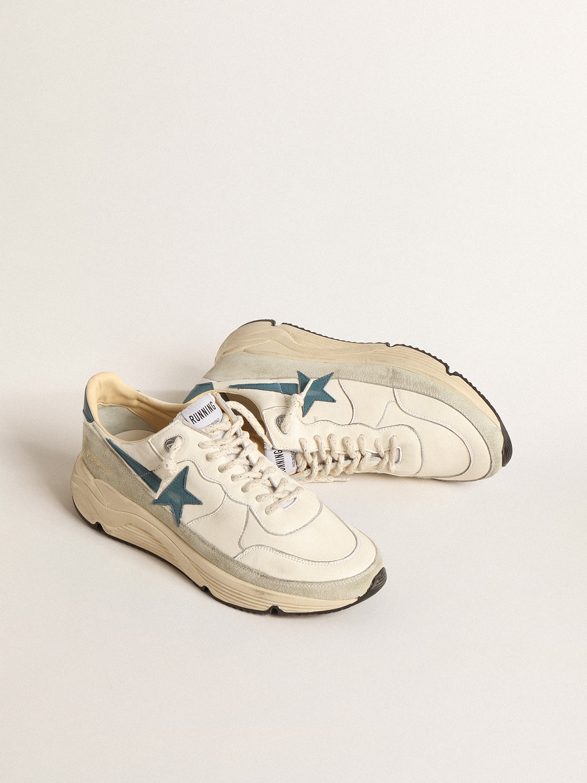 Golden Goose - Running Sole en nappa avec étoile en cuir bleu et empiècement en daim in 