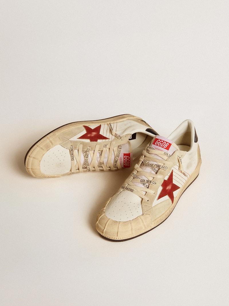 Golden Goose - Ball Star LTD pour homme en cuir nappa avec &eacute;toile en cuir rouge et contrefort en cuir in 