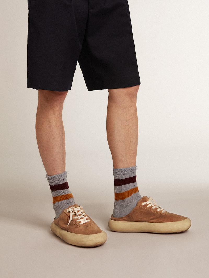 Golden Goose - Space-Star Sabot Uomo in suede color tabacco con stella traforata in 