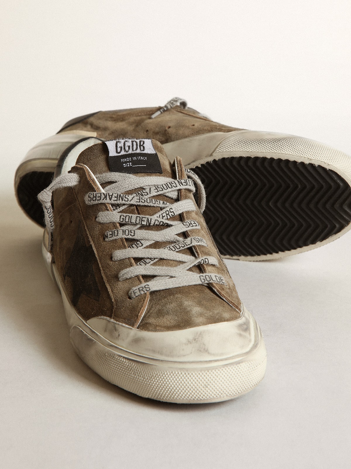 Golden Goose - Super-Star LTD in military-green suede with screen-printed star in 