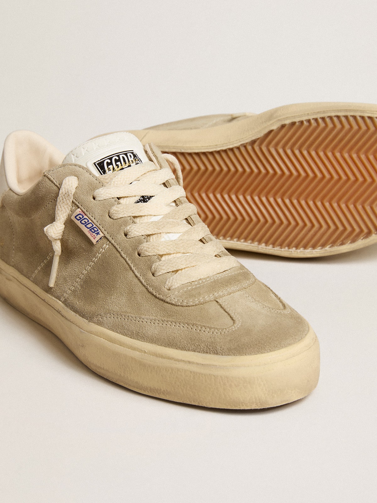 Golden Goose - Soul Star in dove-gray suede with white leather heel tab and tongue in 