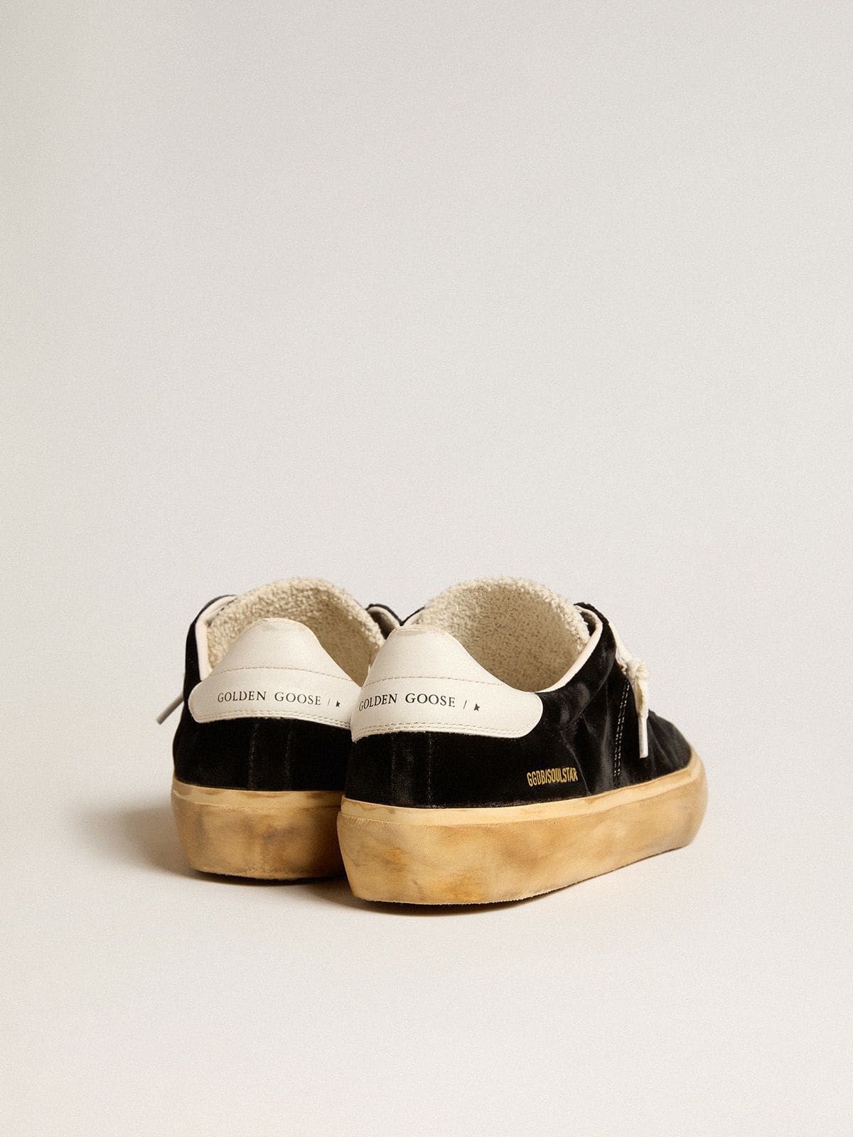 Golden Goose - Soul Star Uomo in velluto nero con talloncino in pelle bianca in 