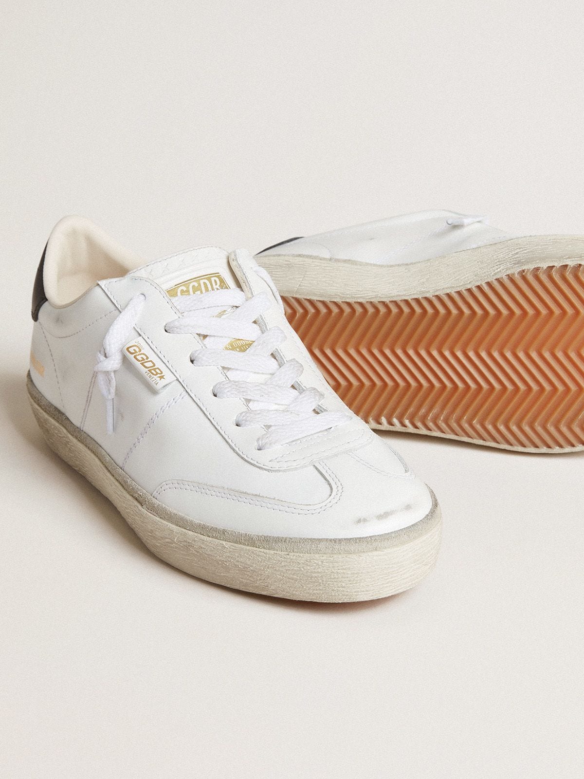 Golden Goose - Soul Star pour homme en cuir blanc avec contrefort en cuir noir in 